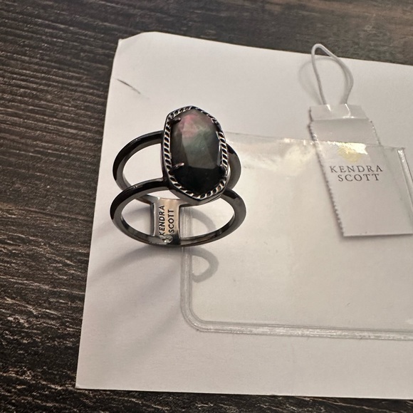 Kendra Scott Elyse Double Band Ring in Gunmetal with Black Mother of Pearl sz7-8 - Picture 14 of 16